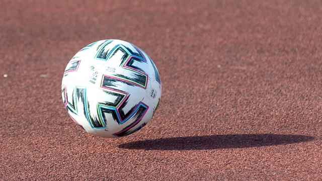 记者：利物浦目前没计划今夏第二次报价伊萨克