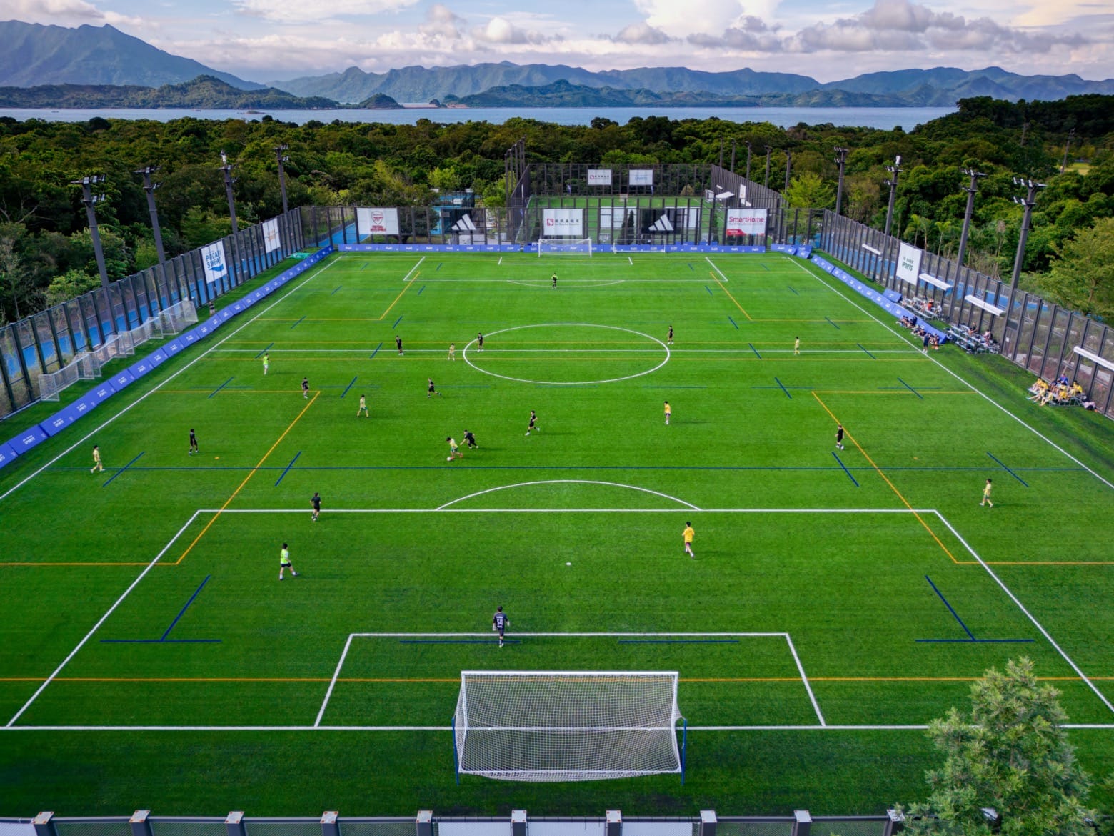 梅里诺：我努力适应了9号位；为小将们感到非常骄傲